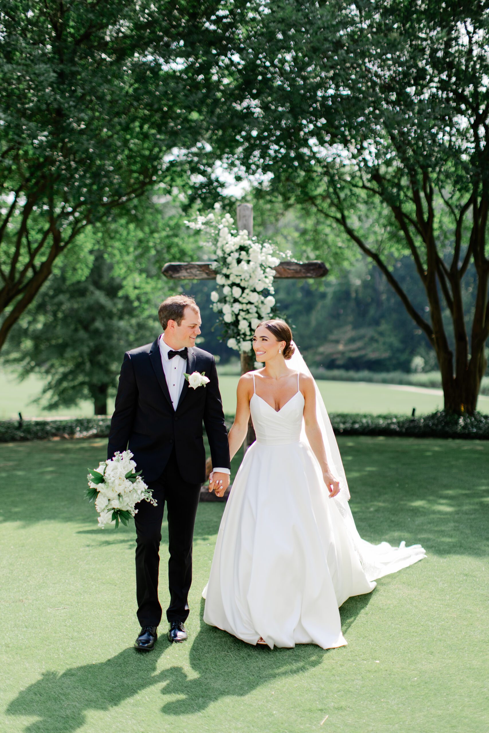 Classic Alabama wedding at Moore's Mill Club in Auburn